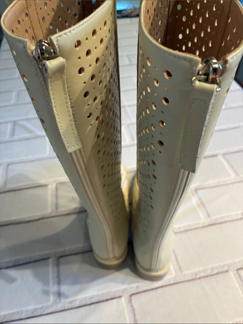 🎉NEW LISTING!🎉Women's Cream Perforated Knee-High Leather Boots